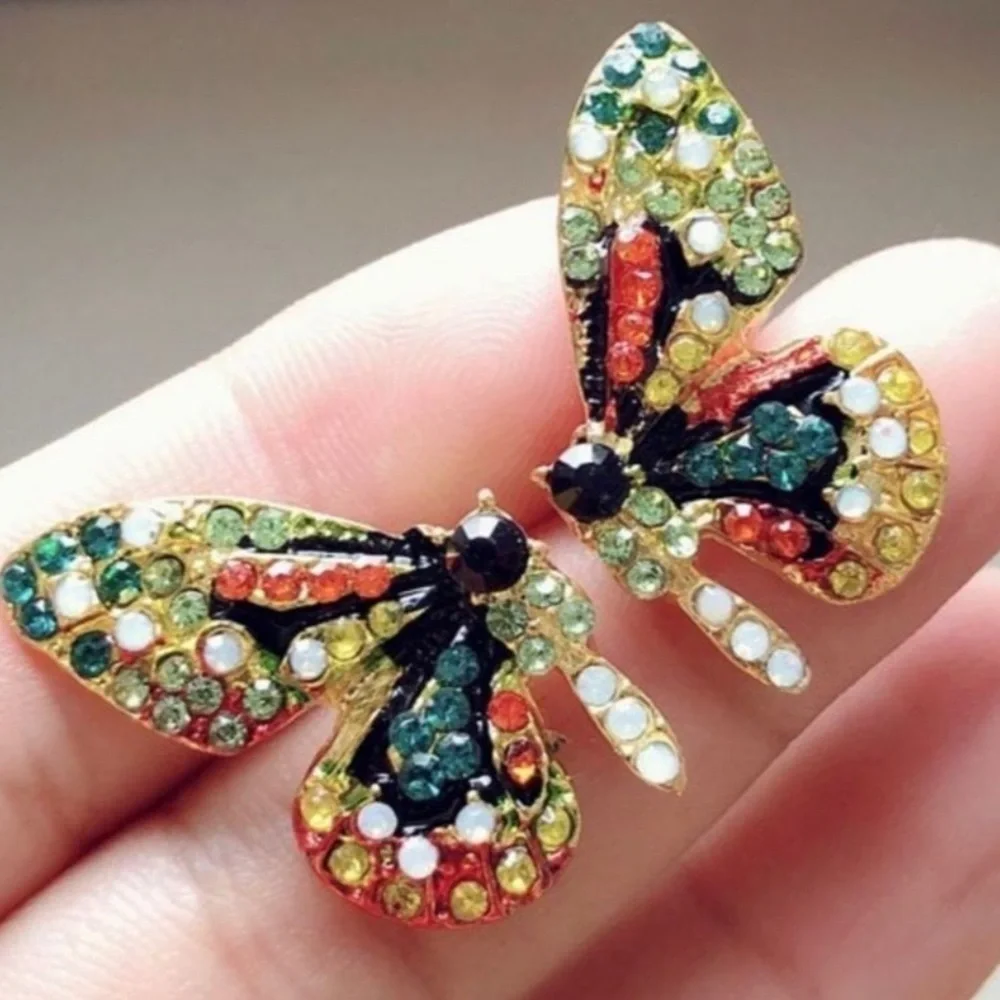 🦋 Free People hypoallergenic crystal butterfly studs 🦋